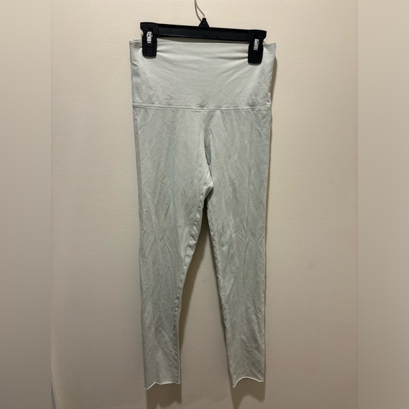 Aritzia TNA Buttery Soft Pastel Green‎ Leggings Women’s Sz Sm - Picture 1 of 8
